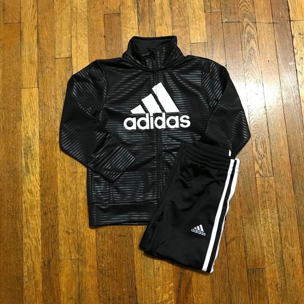 2 NWT adidas Boys Active Set - Size 5 - Picture 2 of 10